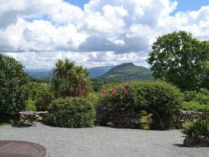 Property grounds - 2 bedroom accommodation in near Criccieth (near Criccieth)