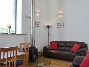 TV - 2 bedroom accommodation in near Criccieth (near Criccieth)