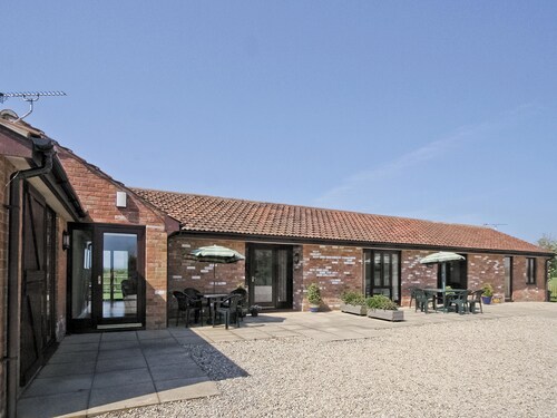 Russet Cottage - E4678