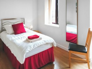 3 bedrooms, free WiFi, bed sheets