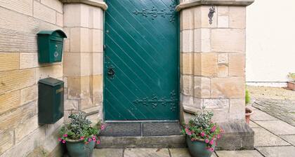 6 makuuhuoneen majoitusta Staindropissa, Barnardin linnassa