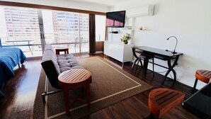 Unclassified image, 4 of 36, button - Ilikai Hotel Condo Vacations (Honolulu)