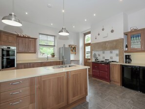 Dishwasher, high chair - 6 bedroom accommodation in Near Kirkby Lonsdale (Near Kirkby Lonsdale)