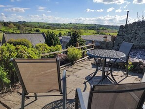 Outdoor dining - 2 bedroom accommodation in Birchover, near Matlock (Birchover, near Matlock)