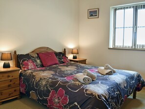 3 bedrooms, free WiFi, bed sheets