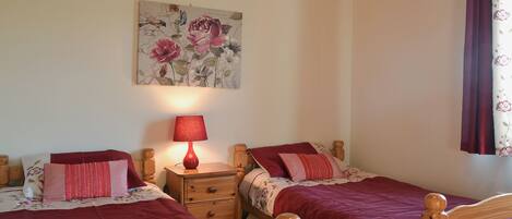 3 bedrooms, free WiFi, bed sheets