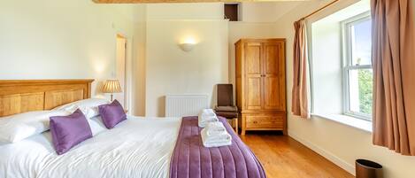 Double bedroom | Dolgoed House - Cennen Cottages, Bethlehem