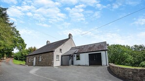 Exterior - 4 bedroom accommodation in Bethlehem (Bethlehem)
