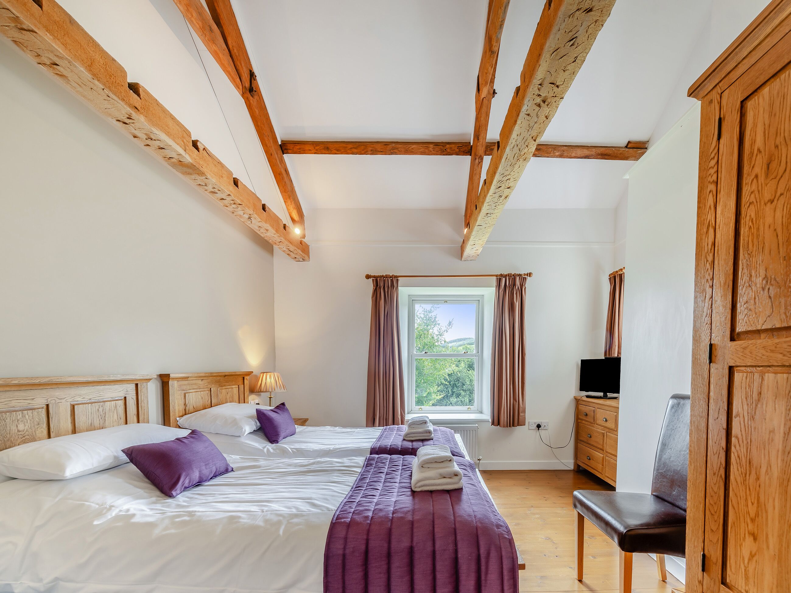 4 bedrooms, free WiFi, bed sheets