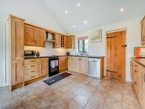 Dishwasher, high chair - 4 bedroom accommodation in Bethlehem (Bethlehem)