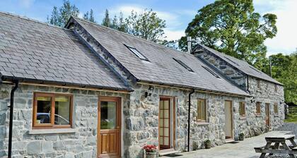 3 bedroom accommodation in Llanuwchllyn, near Bala