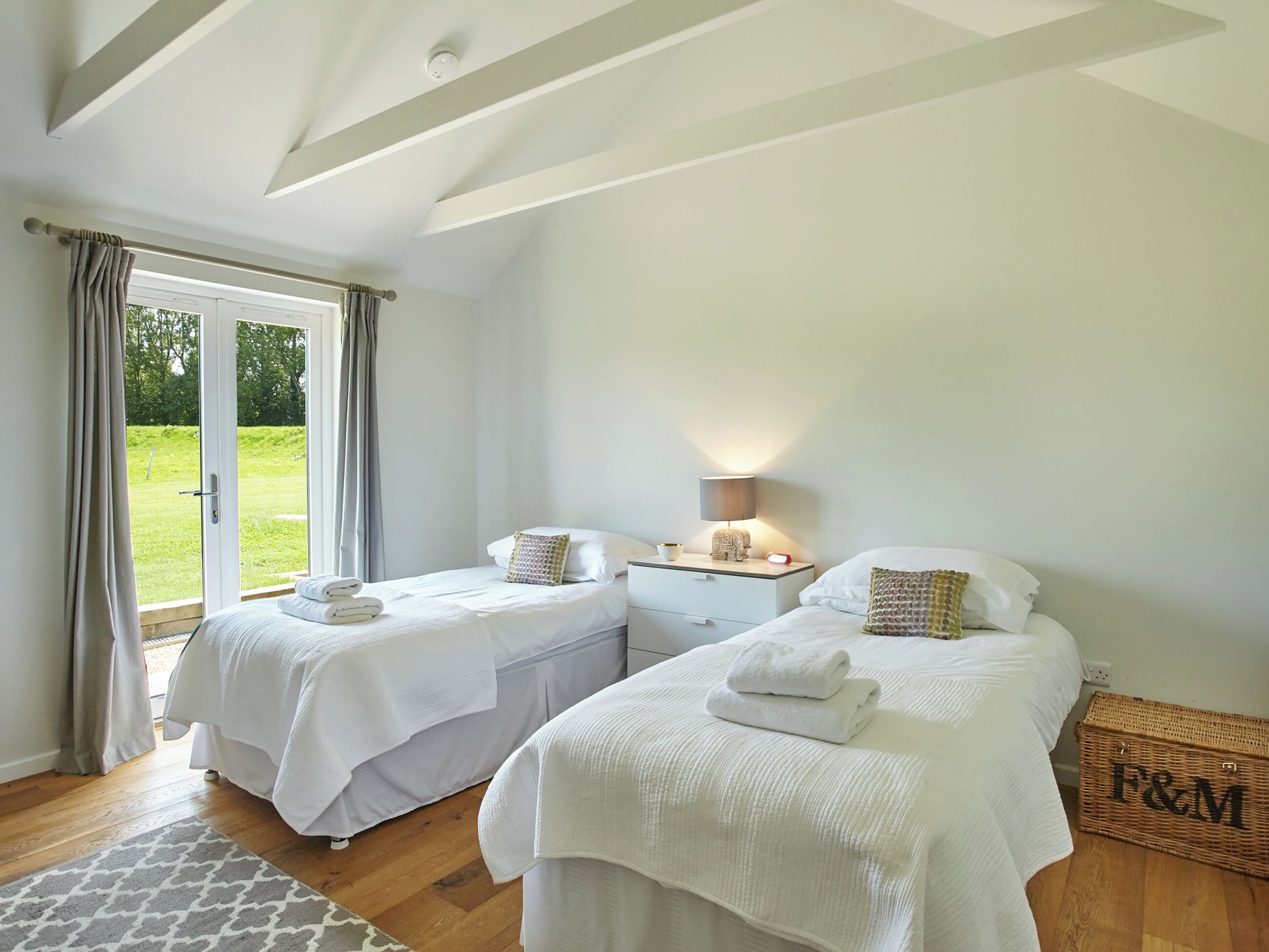 2 bedrooms, WiFi (free), bed sheets