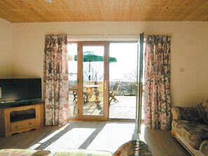 Living area - Seacrest Cottage - HW7746 (Pendine)