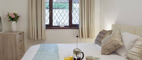 3 bedrooms, free WiFi, bed sheets
