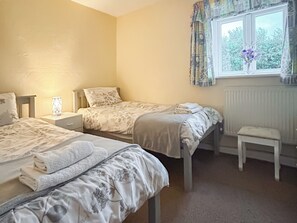 2 bedrooms, free WiFi, bed sheets, wheelchair access