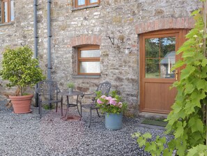 Terrace/patio - 3 bedroom accommodation in Llanybri, near Carmarthen (Llanybri, near Carmarthen)