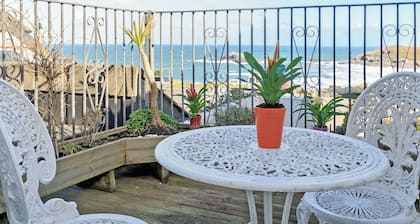 7 bedroom accommodation in West Pentire