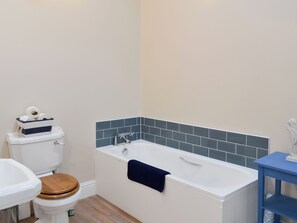Towels - 5 bedroom accommodation in Rudston, near Bridlington (Rudston, near Bridlington)