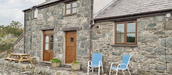 2 bedroom accommodation in Tregarth, near Bangor