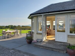 Outdoor dining - Degnish Farmhouse - SWWU (Kilmelford, near Oban)
