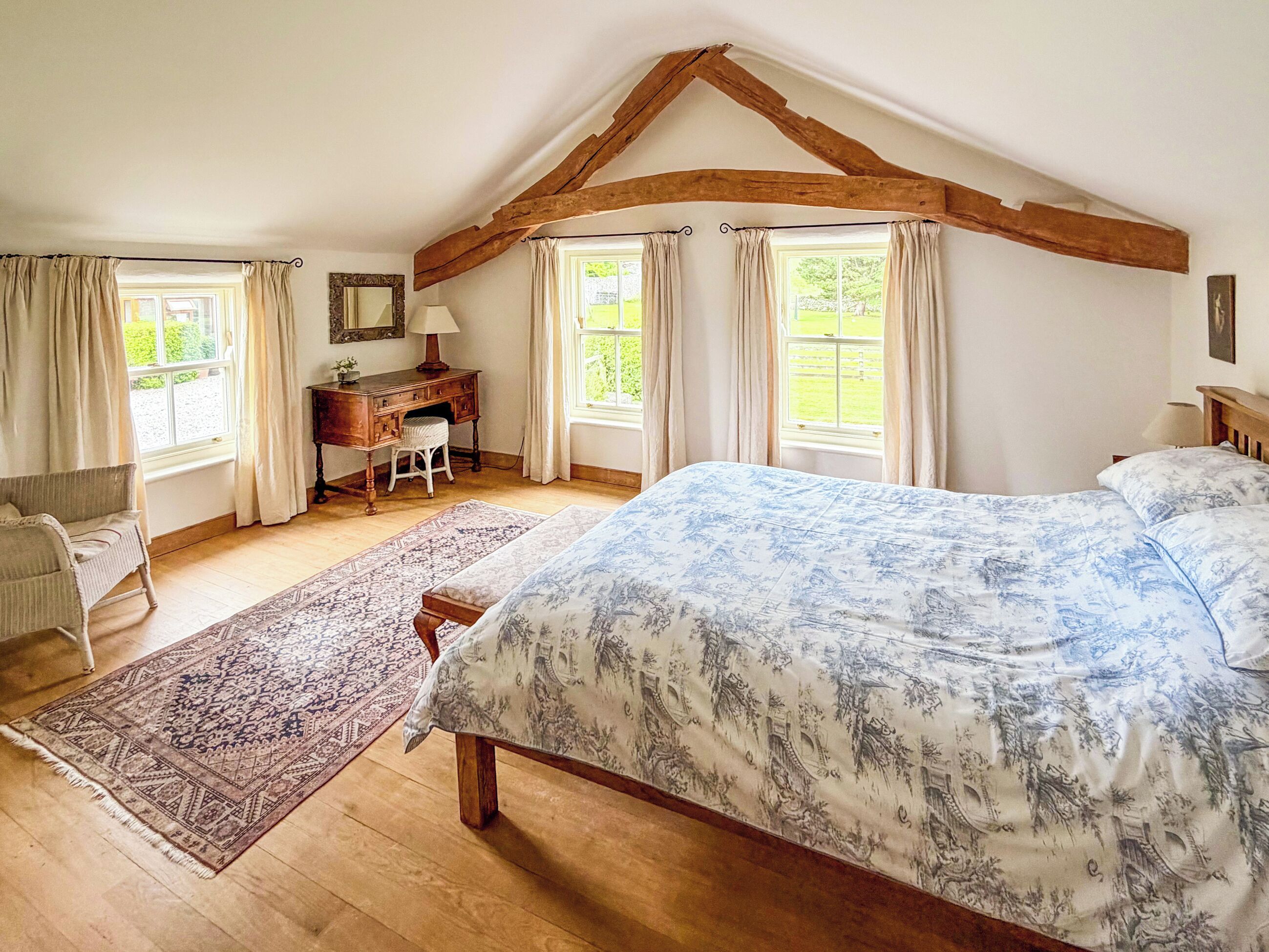 3 bedrooms, WiFi (free), bed sheets