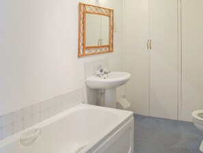 Towels - 2 bedroom accommodation in Noss Mayo (Noss Mayo)