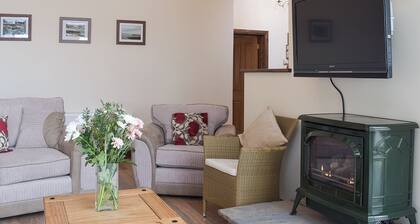 3 bedroom accommodation in Llangennith, near Swansea