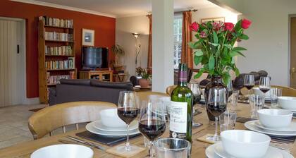 4 bedroom accommodation in Pett