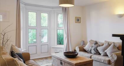 3 bedroom accommodation in Middleton, Freshwater