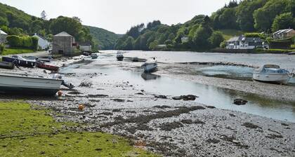 2 bedroom accommodation in Lerryn