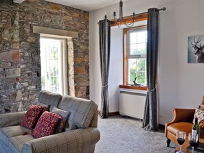 Fireplace - 3 bedroom accommodation in Gatehouse of Fleet (Gatehouse of Fleet)