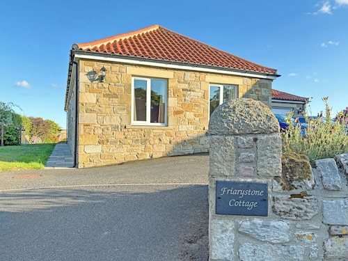 3 bedroom accommodation in Bamburgh