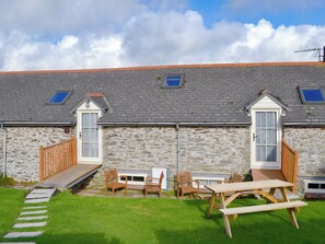 Outdoor dining - 3 bedroom accommodation in East Prawle (East Prawle)