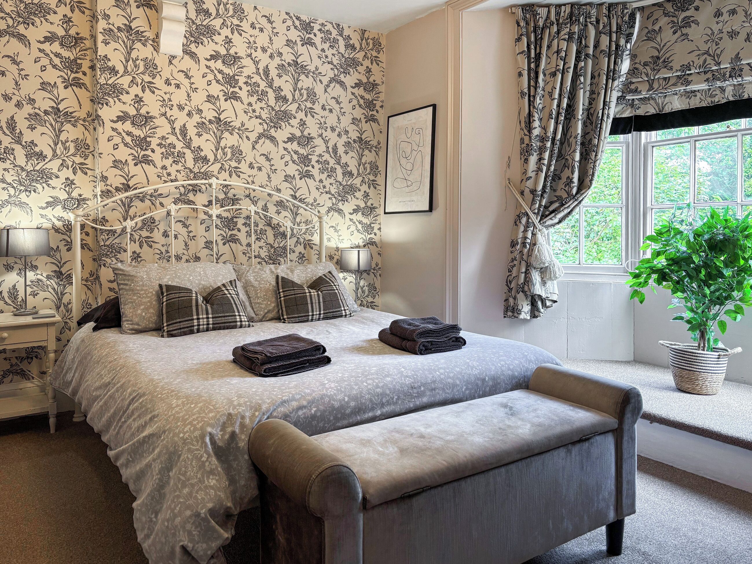 4 bedrooms, free WiFi, bed sheets