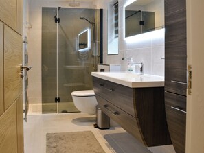 Towels - 2 bedroom accommodation in Oxenhope, near Haworth (Oxenhope, near Haworth)