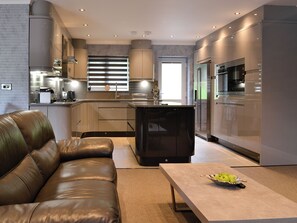 TV - 2 bedroom accommodation in Oxenhope, near Haworth (Oxenhope, near Haworth)