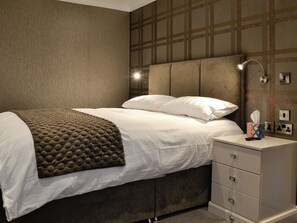 2 bedrooms, free WiFi, bed sheets - 2 bedroom accommodation in Oxenhope, near Haworth (Oxenhope, near Haworth)