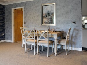 Dining - 2 bedroom accommodation in Oxenhope, near Haworth (Oxenhope, near Haworth)