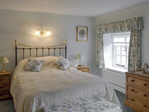 3 bedrooms, free WiFi, bed sheets