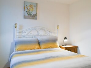 4 bedrooms, bed sheets