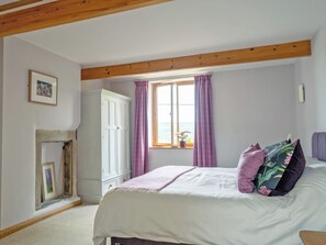 2 bedrooms, free WiFi, bed sheets - 2 bedroom accommodation in Luddendenfoot, near Hebden Bridge (Luddendenfoot, near Hebden Bridge)