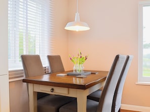 Dining - 2 bedroom accommodation in Aberystwyth (Aberystwyth)