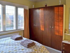3 bedrooms, free WiFi, bed sheets