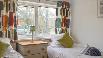 3 bedrooms, free WiFi, bed sheets