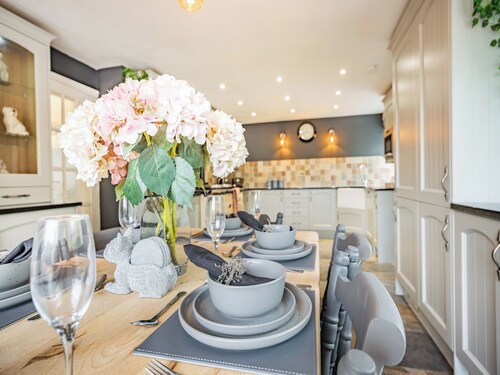 2 bedroom accommodation in Bratoft, near Burgh-le-Marsh