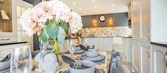 2 bedroom accommodation in Bratoft, near Burgh-le-Marsh