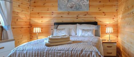 2 室のベッドルーム、WiFi (無料)、ベッドシーツ