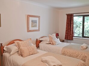 3 bedrooms, bed sheets