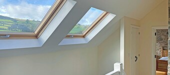 Stable Barn - HW7591