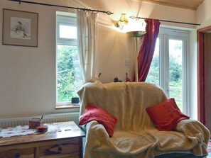 Fireplace - 1 bedroom accommodation in Rollesby (Rollesby)